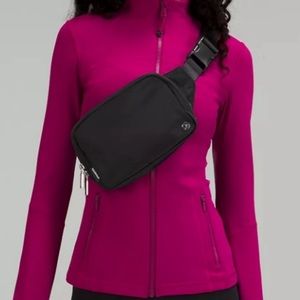 Lululemon Everywhere Sling Bag 2.5L